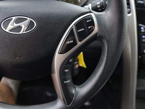 Used 2016 Hyundai Elantra GT FWD image 29
