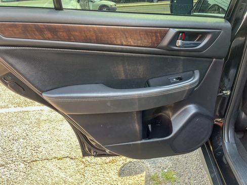 Used 2017 Subaru Outback 2.5i Limited AWD/4WD image 30