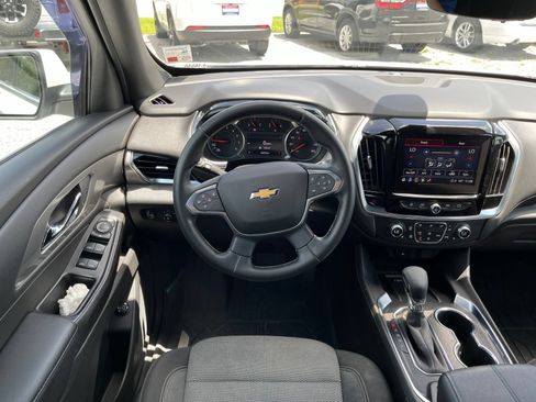 Used 2023 Chevrolet Traverse LT FWD image 11
