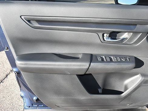 Used 2025 Honda CR-V LX image 12