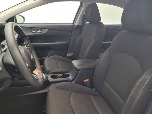 Used 2021 Kia Forte LXS FWD image 17