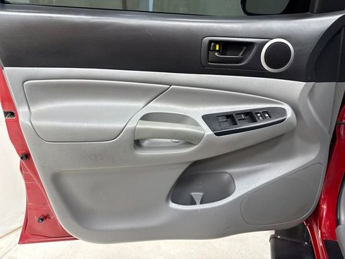 Used 2012 Toyota Tacoma PreRunner image 14