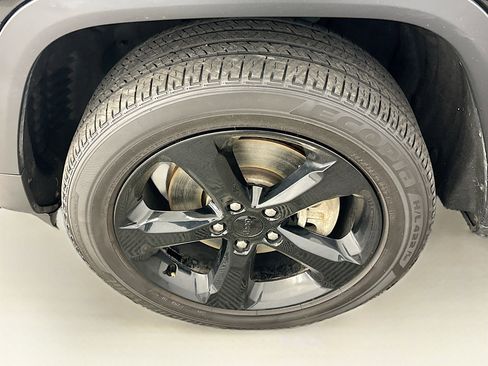 Used 2021 Jeep Grand Cherokee L Laredo AWD/4WD image 11