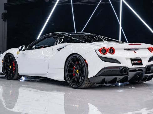 Used 2023 Ferrari F8 Tributo RWD image 22