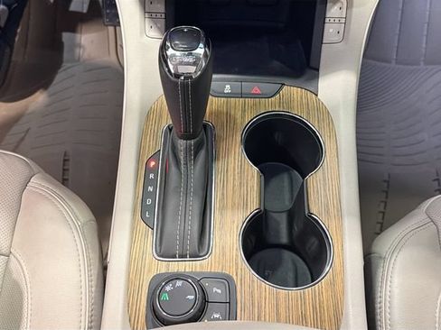 Used 2017 GMC Acadia Denali w/ Technology Package FWD image 15