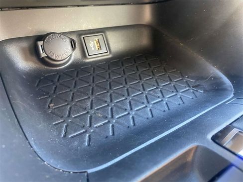 Used 2023 Toyota RAV4 XLE image 27