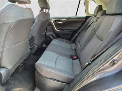 Used 2025 Toyota RAV4 XLE AWD/4WD image 18