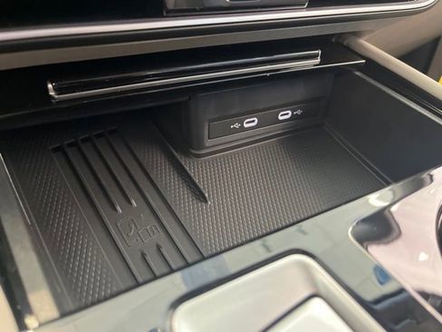 New 2025 Volkswagen Atlas SE FWD image 31