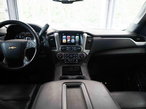 Used 2018 Chevrolet Suburban LT AWD/4WD image 20