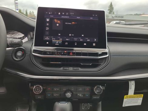 New 2026 Jeep Compass Latitude image 24