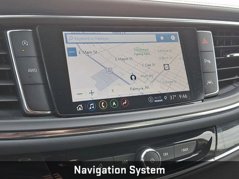 Used 2024 Buick Enclave Premium image 16