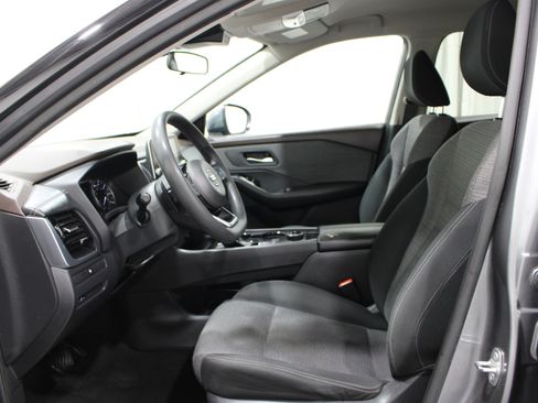 Used 2021 Nissan Rogue SV AWD/4WD image 3