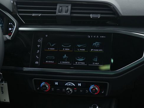 Used 2025 Audi Q3 2.0T Premium image 14