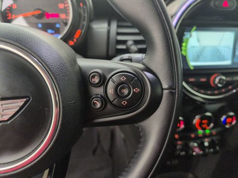 Used 2018 MINI Cooper 2-Door Hardtop image 40