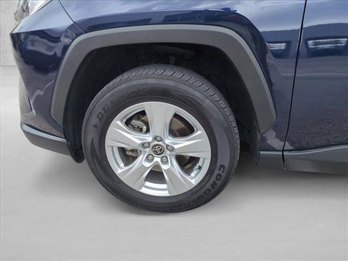 Certified 2021 Toyota RAV4 XLE w/ Convenience Package FWD image 24