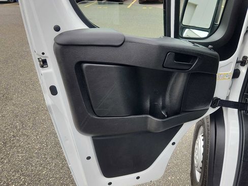 Used 2025 RAM ProMaster 2500 w/ Convenience Group FWD image 12
