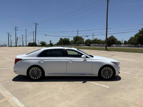 Used 2017 Genesis G90 3.3T Premium RWD image 4