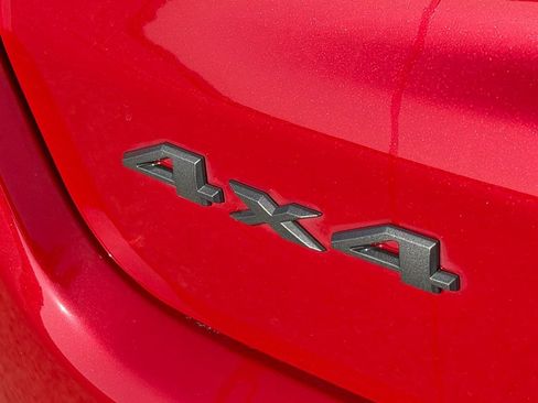 Used 2018 Jeep Compass Trailhawk w/ Leather Interior Group AWD/4WD image 11