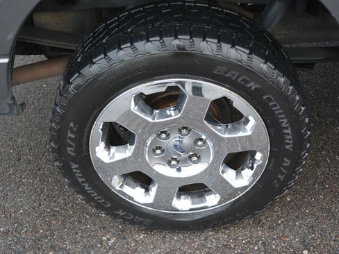 Used 2010 Ford F150 XLT image 9