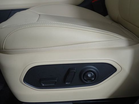 New 2025 Jeep Grand Cherokee L Limited image 24