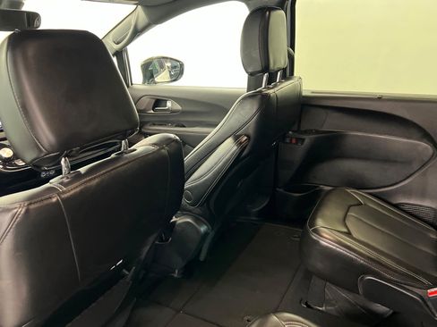 Certified 2025 Chrysler Pacifica Select FWD image 19