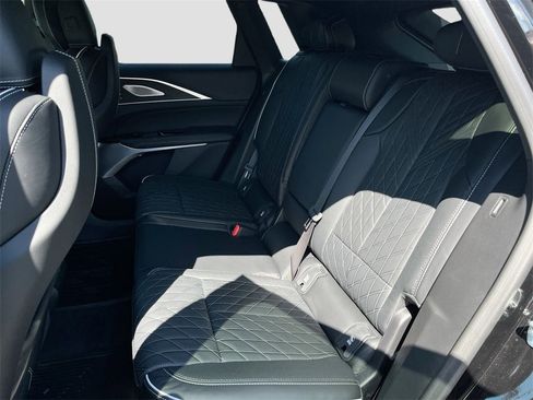 New 2026 Cadillac Lyriq V image 25