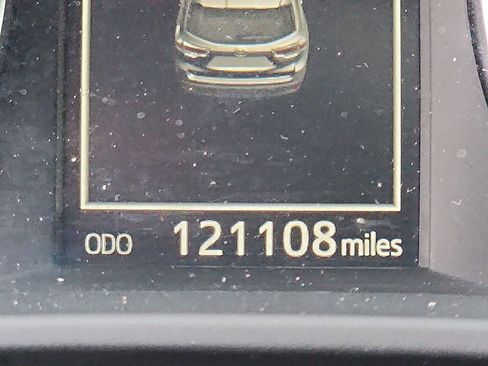 Used 2015 Toyota Highlander XLE image 18