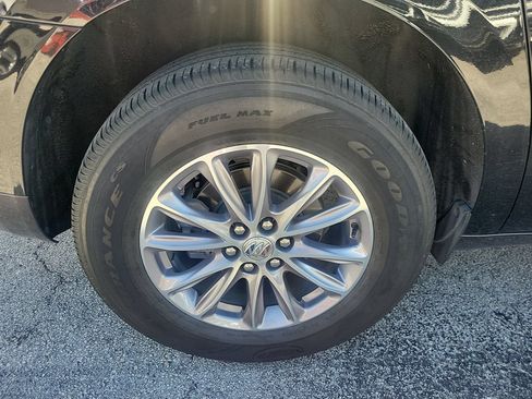 Used 2023 Buick Enclave Essence FWD image 7