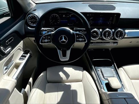 Used 2023 Mercedes-Benz GLB 250 image 6