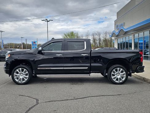 Used 2022 Chevrolet Silverado 1500 High Country w/ High Country Premium Package AWD/4WD image 7