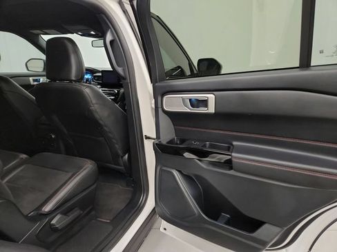 Used 2024 Ford Explorer ST-Line w/ Class IV Trailer Tow Package AWD/4WD image 29