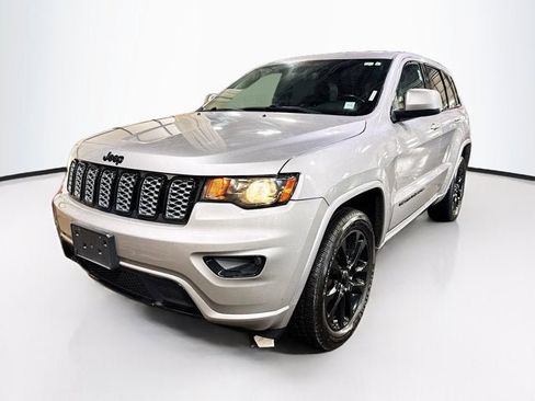 Used 2020 Jeep Grand Cherokee Altitude image 1