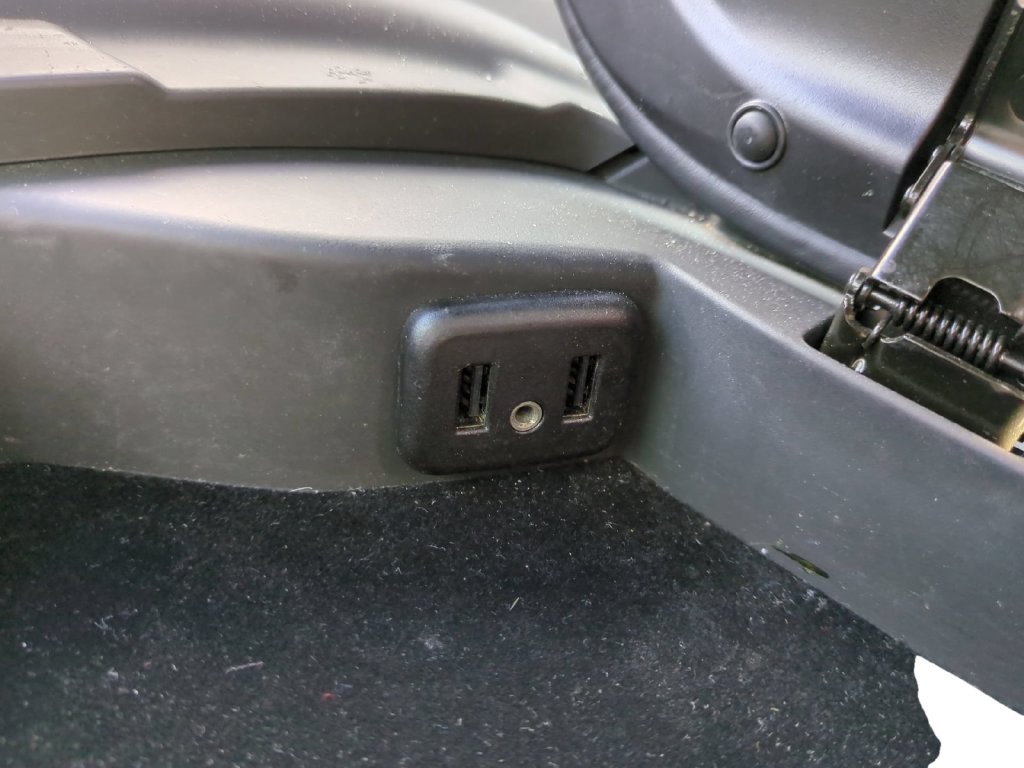 Used 2016 Chevrolet Corvette Stingray Convertible w/ 3LT Preferred Equipment Group RWD image 25