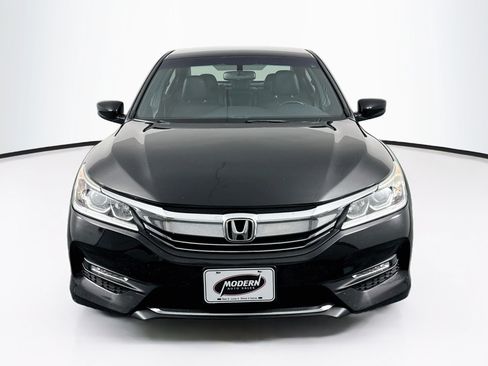 Used 2017 Honda Accord Sport image 7