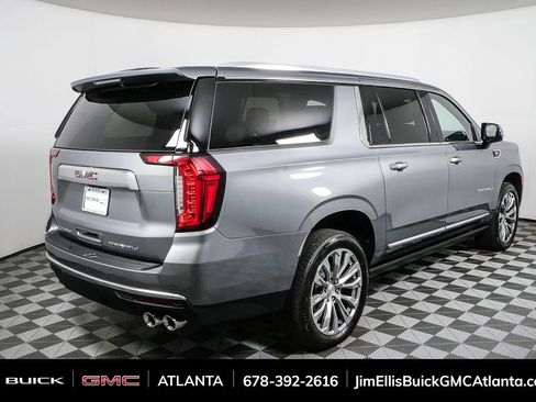 Used 2021 GMC Yukon XL Denali w/ Denali Premium Package image 32