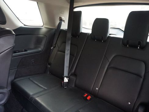 Used 2024 Nissan Pathfinder SL w/ SL Premium Package FWD image 18