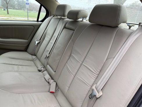 Used 2003 INFINITI I35 w/ Sunroof & Sunshade Pkg image 14