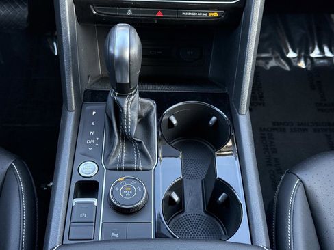 Used 2023 Volkswagen Atlas SE AWD/4WD image 6