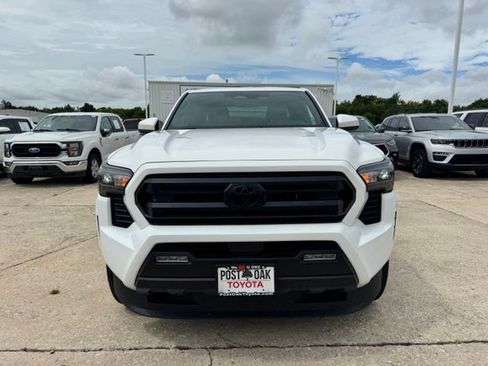 Used 2024 Toyota Tacoma SR5 AWD/4WD image 2