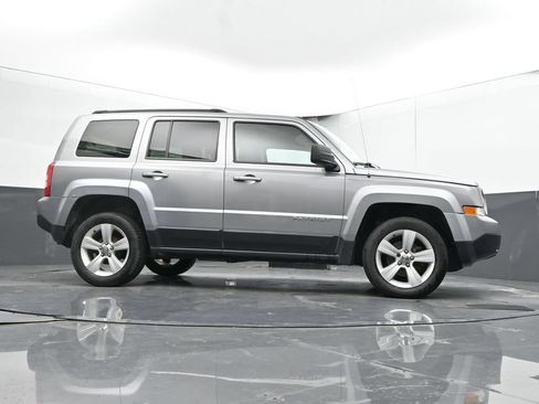 Used 2015 Jeep Patriot Latitude FWD image 22