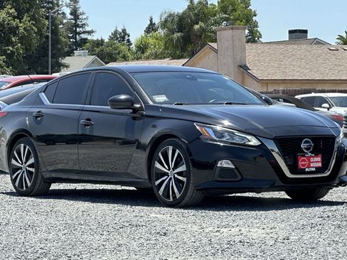 Used 2020 Nissan Altima 2.5 SR FWD image 10