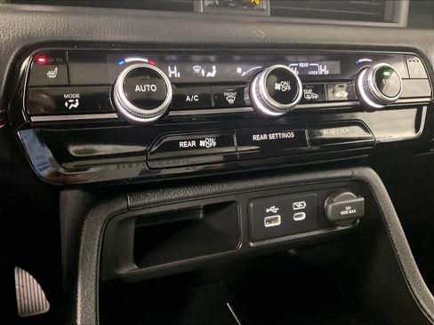 Used 2024 Honda Pilot TrailSport image 26