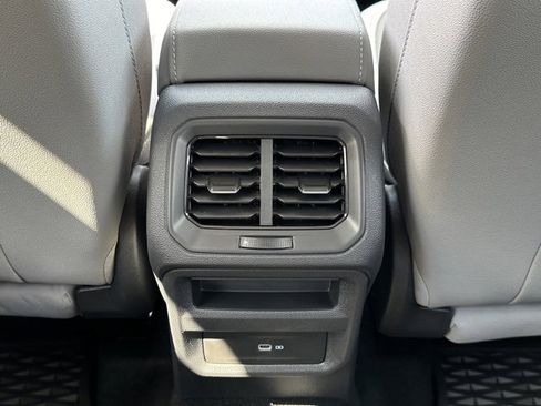 New 2024 Volkswagen Taos SE image 17