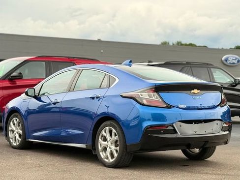 Used 2018 Chevrolet Volt Premier w/ Driver Confidence Package FWD image 42