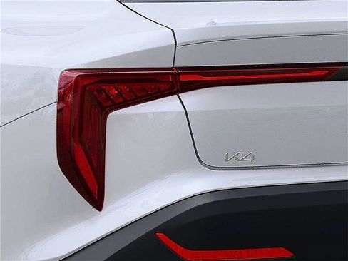Used 2025 Kia K4 FWD image 11
