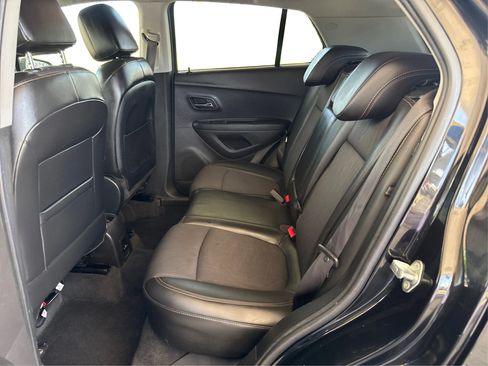 Used 2018 Chevrolet Trax LT w/ Sun & Sound Package AWD/4WD image 10