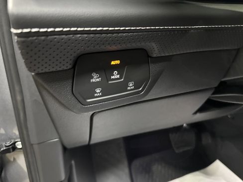 New 2026 Volkswagen Atlas SE image 15