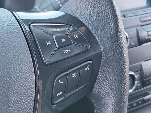 Used 2018 Ford Explorer XLT FWD image 6
