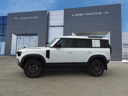 Used 2025 Land Rover Defender 110 S image 2