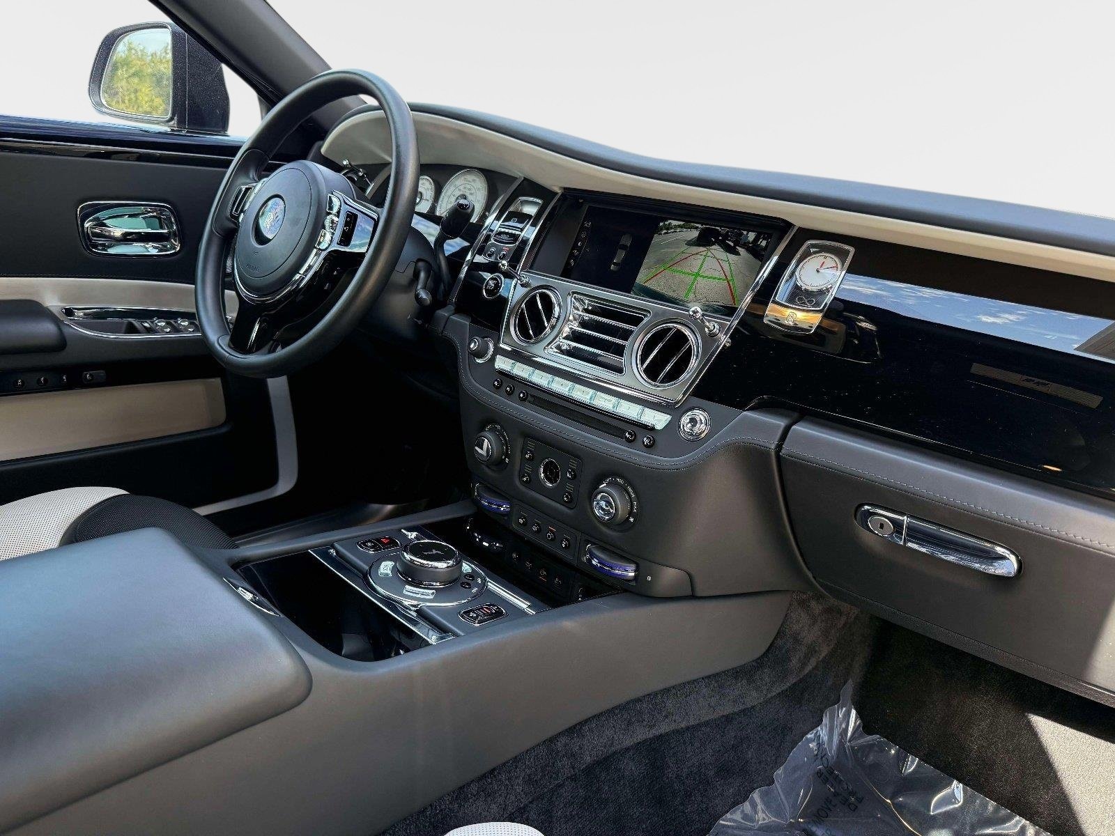 Used 2020 Rolls-Royce Ghost RWD image 39
